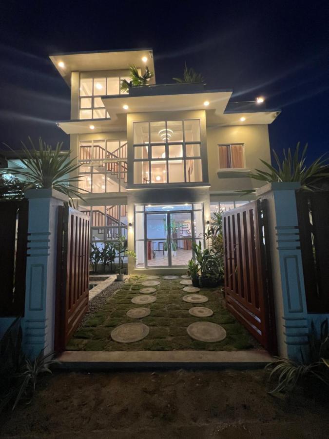 Rich-Vania Suites Хенерал Луна Екстериор снимка